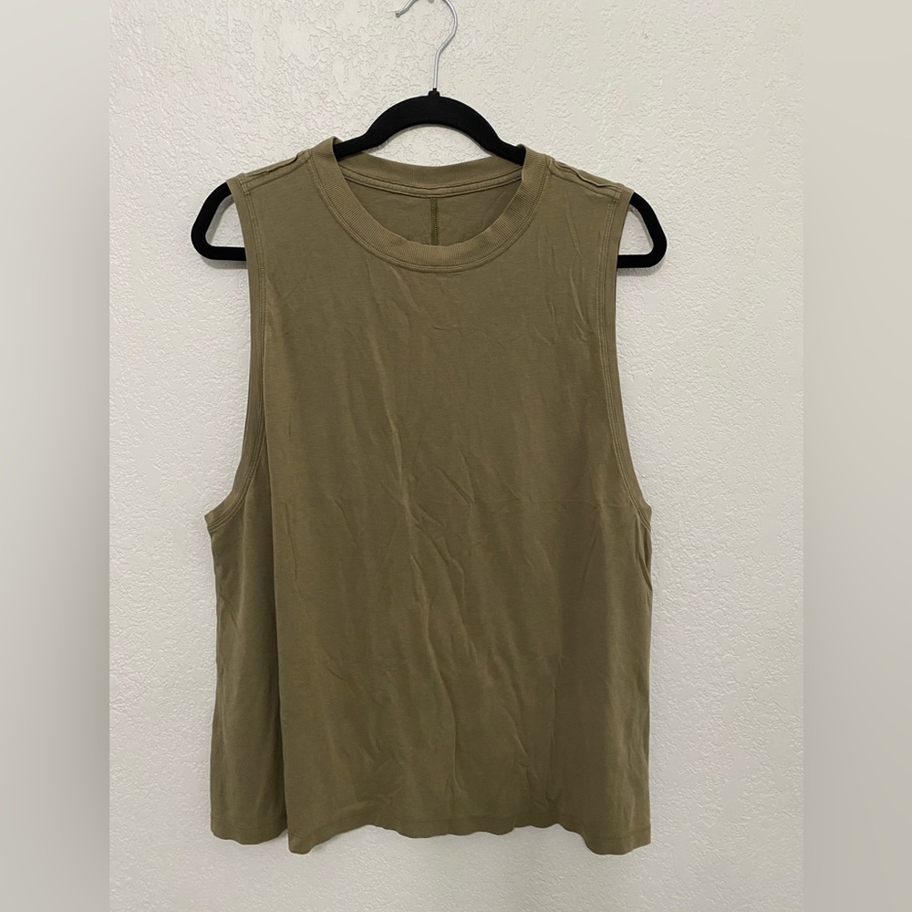 Lululemon Boyfriend tank